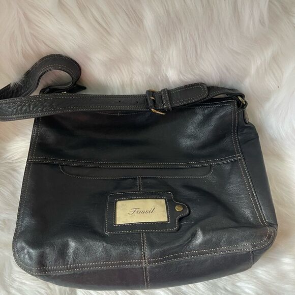 Fossil black soft leather shoulder with antique tone hardwares adjustabl… - Picture 9 of 16